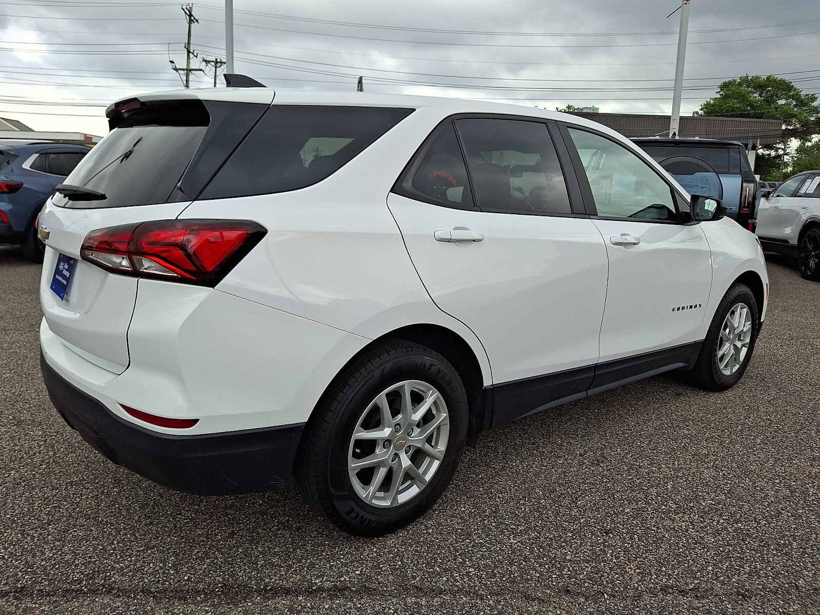 Used 2023 Chevrolet Equinox LS w/ LS Convenience Package FWD image 11