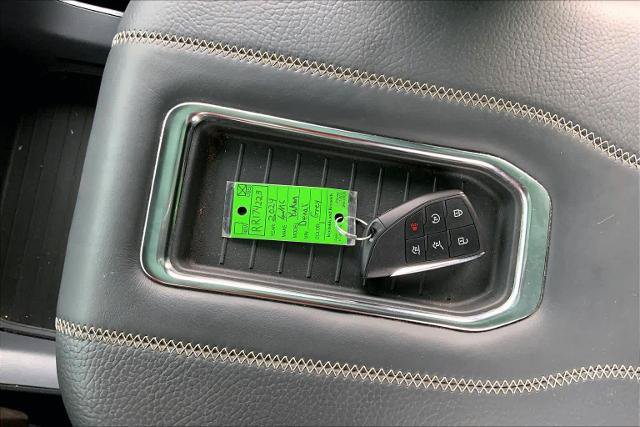 Used 2024 GMC Yukon XL Denali AWD/4WD image 15