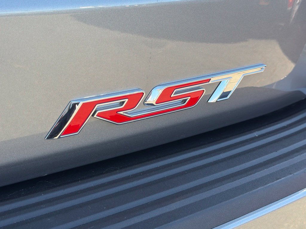 Used 2026 Chevrolet Suburban RST RWD image 16