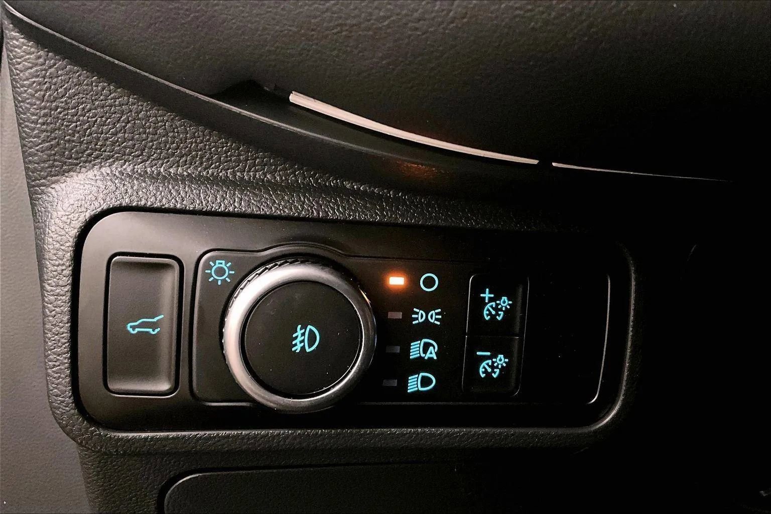 Certified 2025 Ford Explorer ST w/ Sun And Sound Package image 31