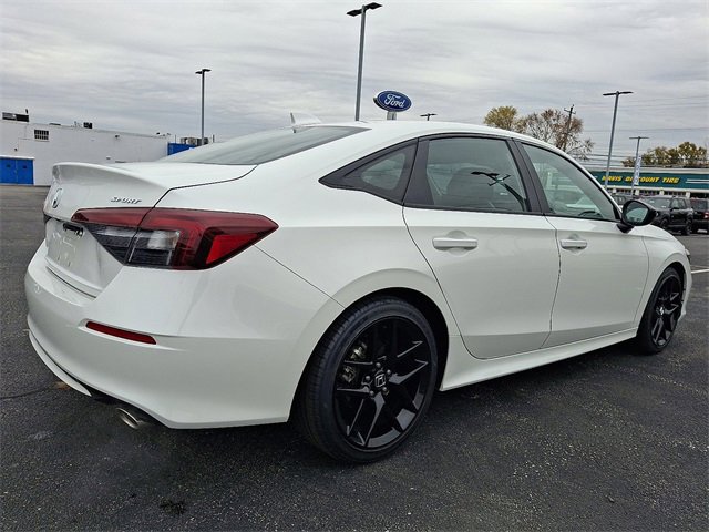 Used 2025 Honda Civic Sport image 4