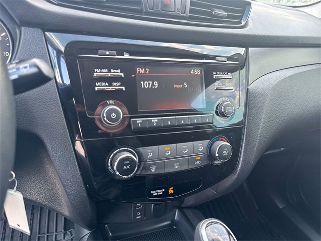 Used 2018 Nissan Rogue Sport S image 16