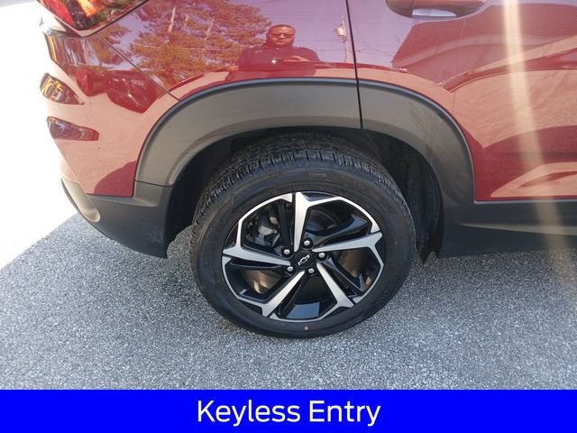 Used 2023 Chevrolet TrailBlazer RS w/ Sun and Liftgate Package AWD/4WD image 11