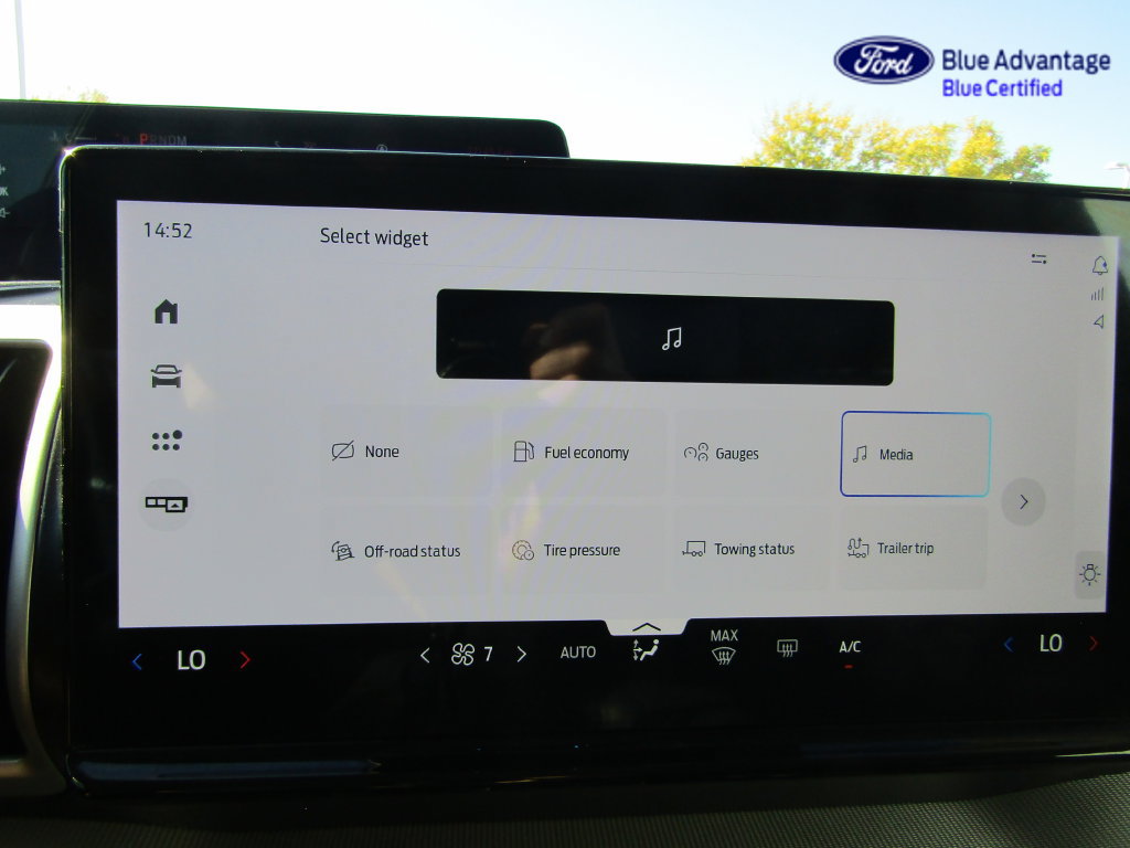 Certified 2025 Ford Expedition Active AWD/4WD image 55