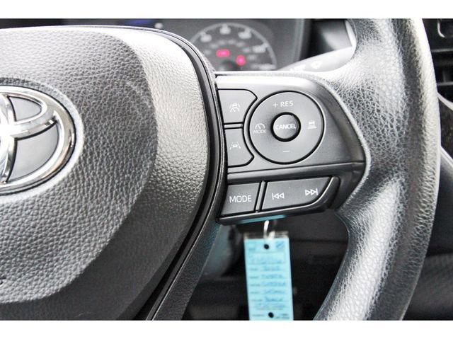 Used 2025 Toyota Corolla LE image 19