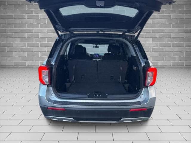 Certified 2022 Ford Explorer XLT w/ Equipment Group 202A image 10