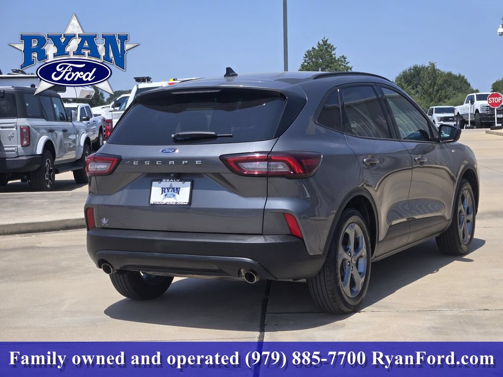 Certified 2025 Ford Escape ST-Line FWD image 4