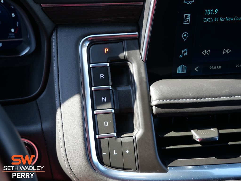 Used 2024 Chevrolet Suburban LT image 24