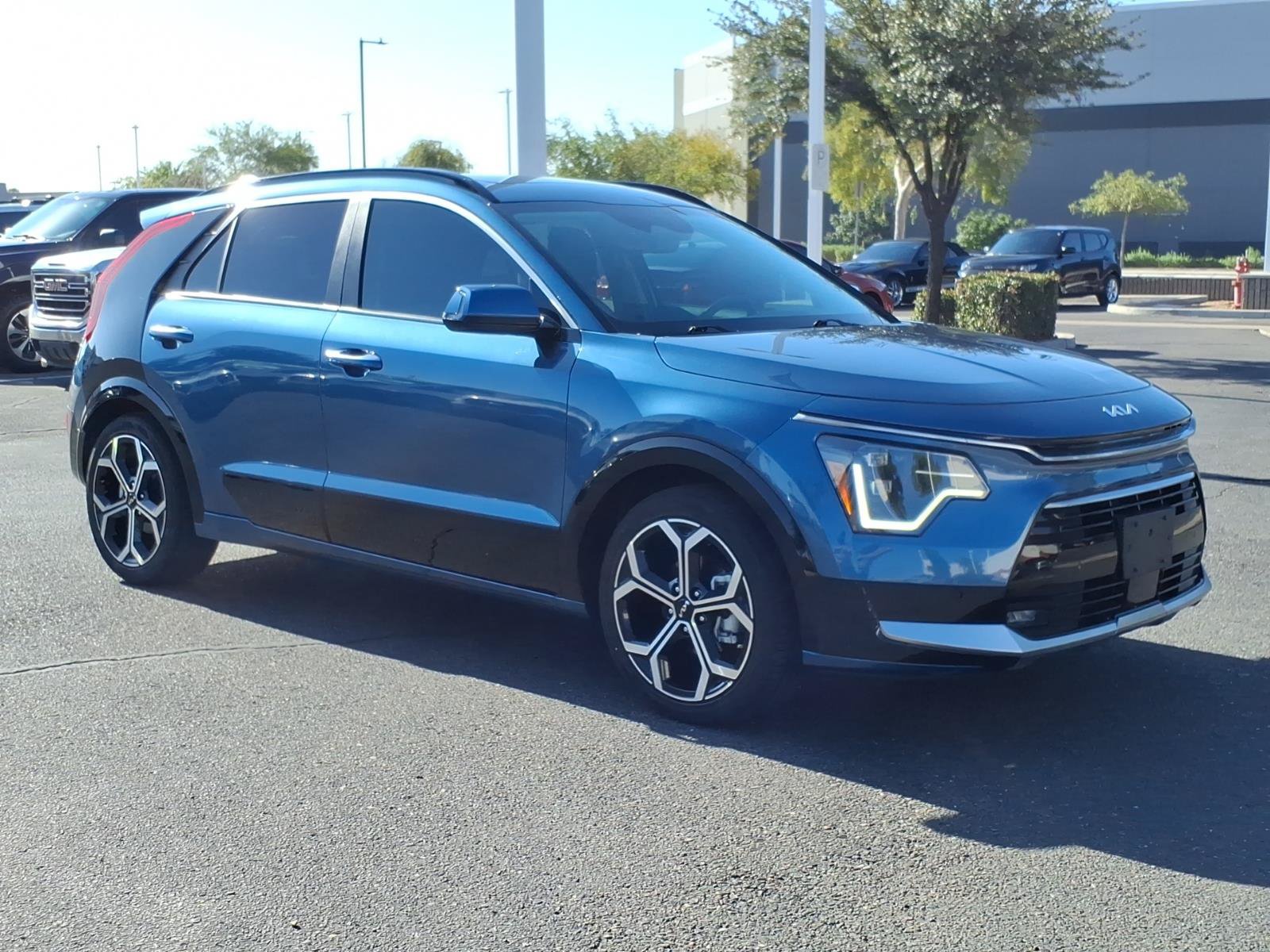 Used 2023 Kia Niro SX Touring FWD image 7