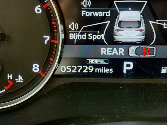 Used 2023 Mitsubishi Outlander SE image 12