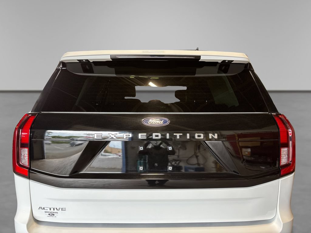 Certified 2025 Ford Expedition Active AWD/4WD image 18