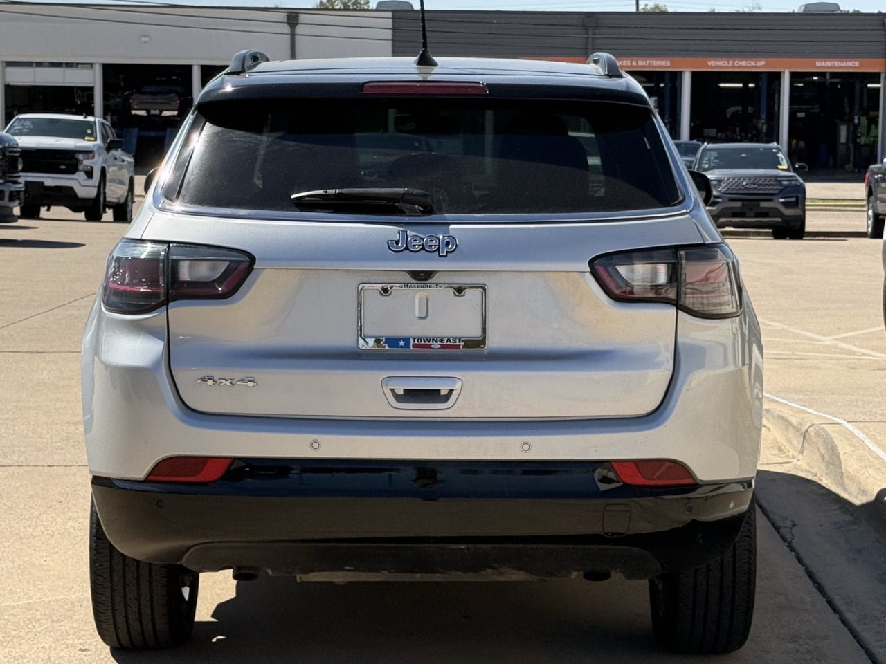 Used 2025 Jeep Compass Limited w/ Elite Group AWD/4WD image 6