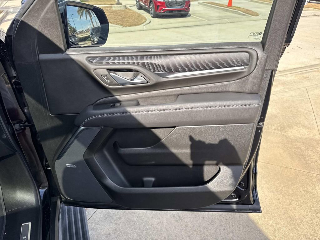 Used 2024 GMC Yukon XL Denali w/ Denali Reserve Package image 17