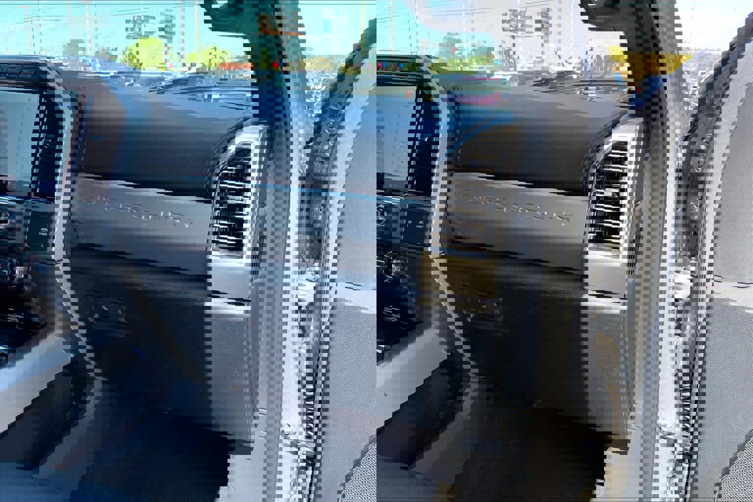 Certified 2022 Ford F250 Lariat w/ Tremor Off-Road Package image 19