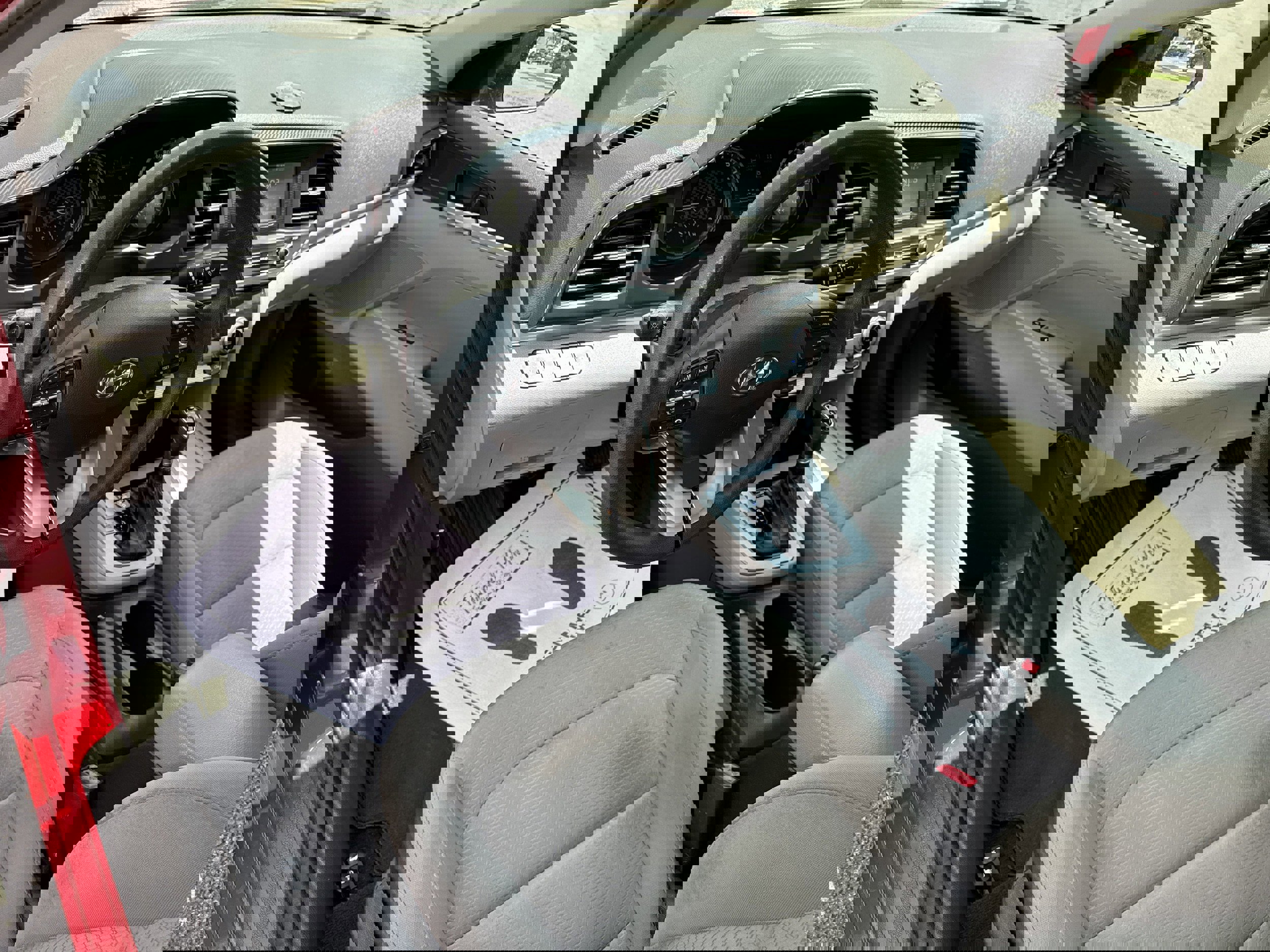 Used 2019 Hyundai Elantra SE image 10