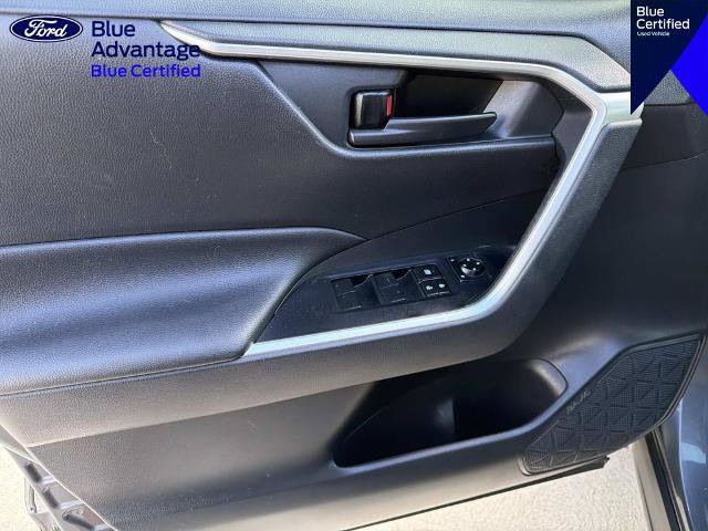 Used 2019 Toyota RAV4 LE w/ Carpet Mat Package AWD/4WD image 11