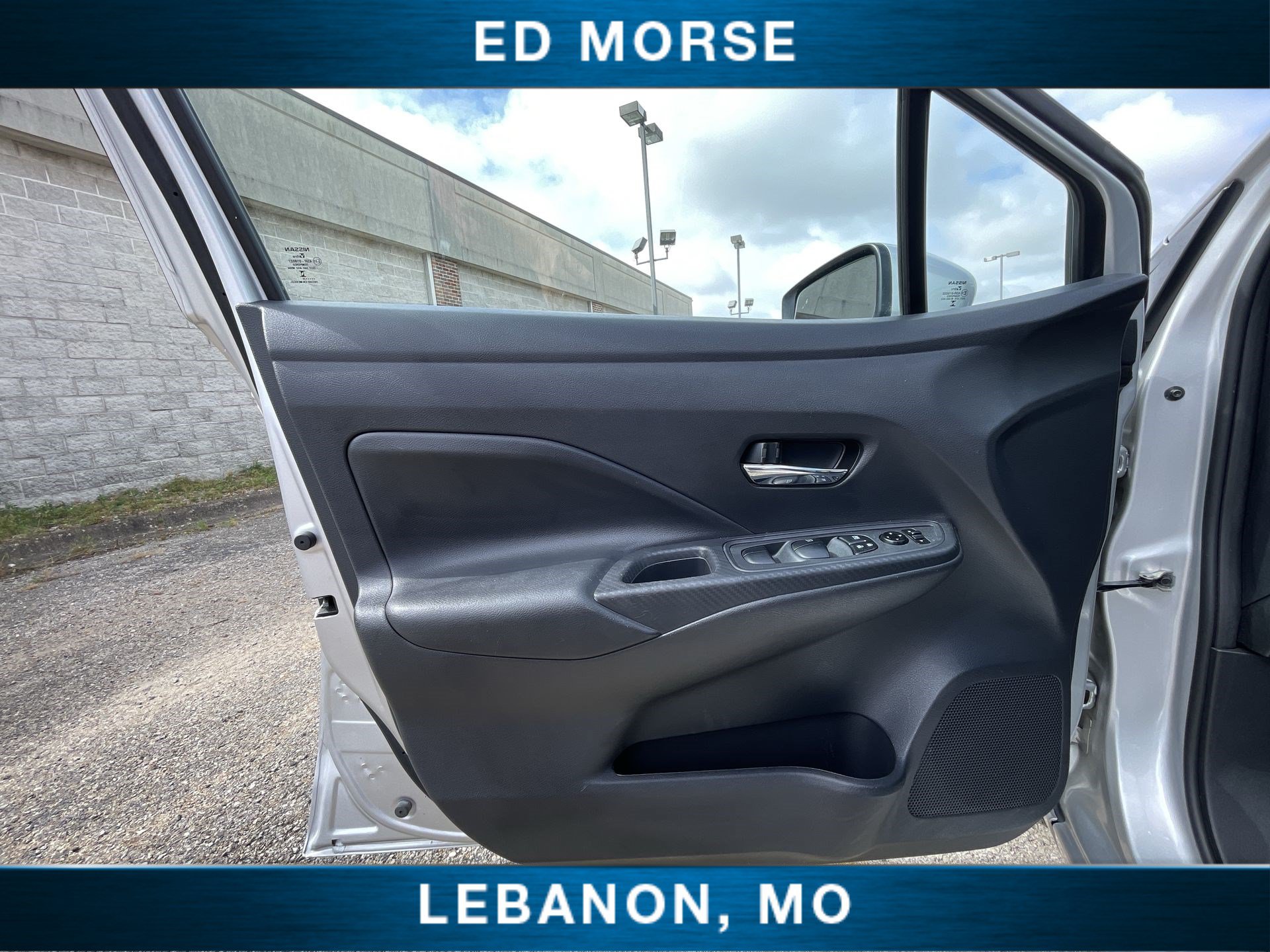 Used 2025 Nissan Versa SV FWD image 20