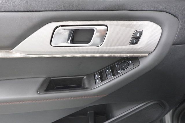Certified 2025 Ford Explorer Active image 8