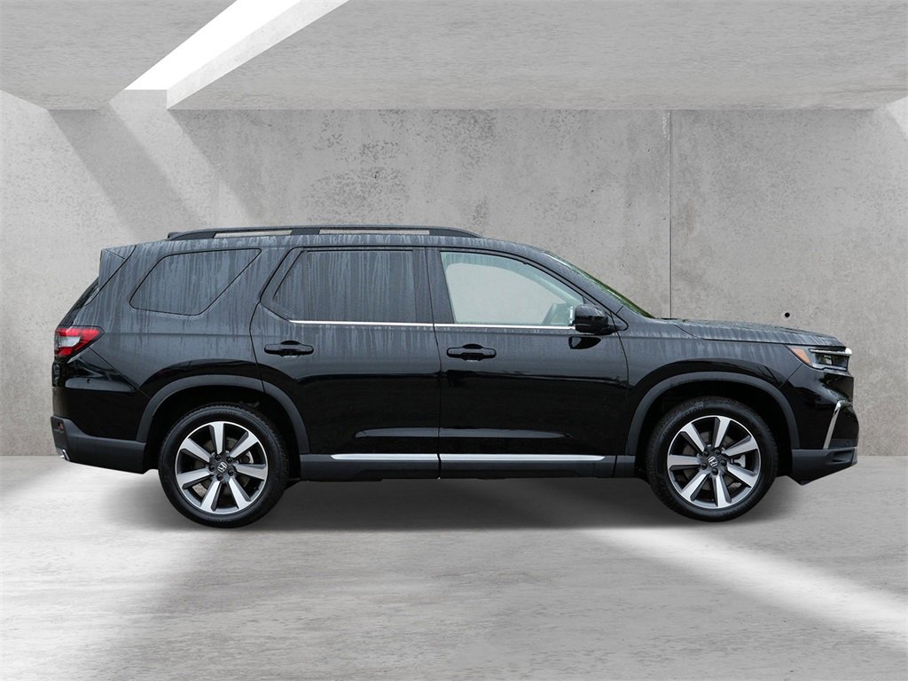 Used 2024 Honda Pilot Touring image 4
