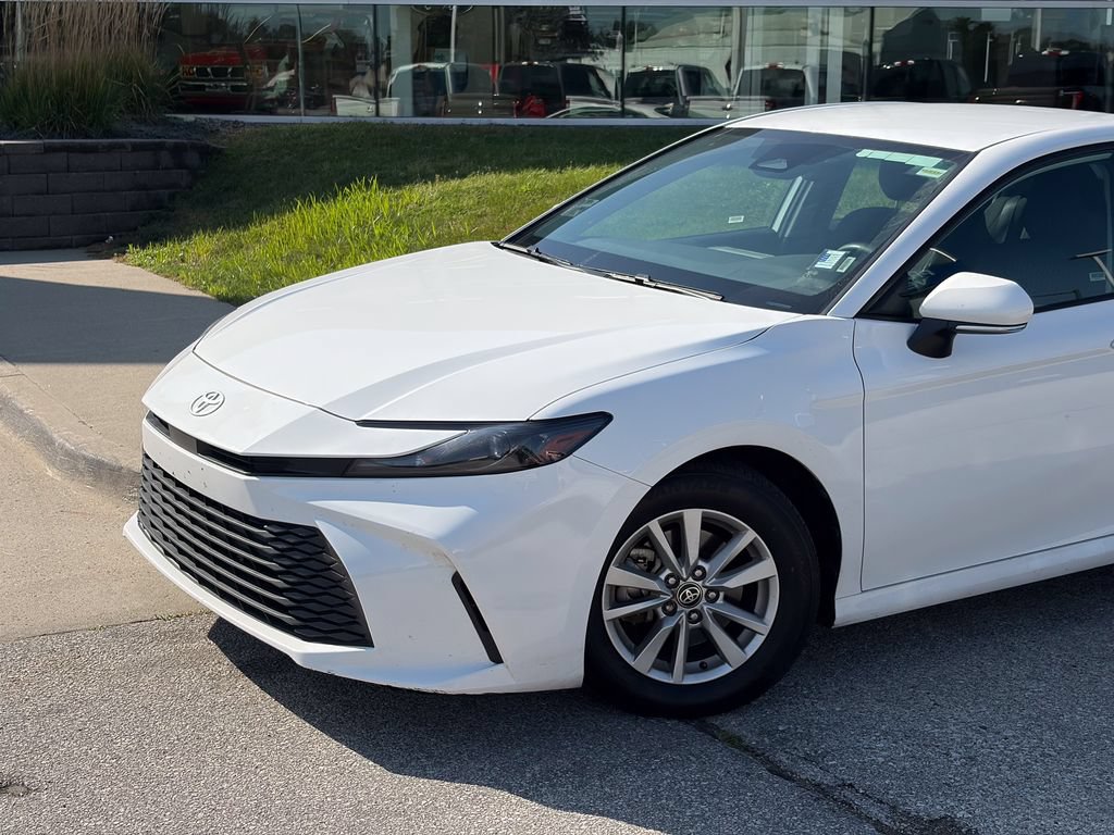 Used 2025 Toyota Camry LE FWD image 2