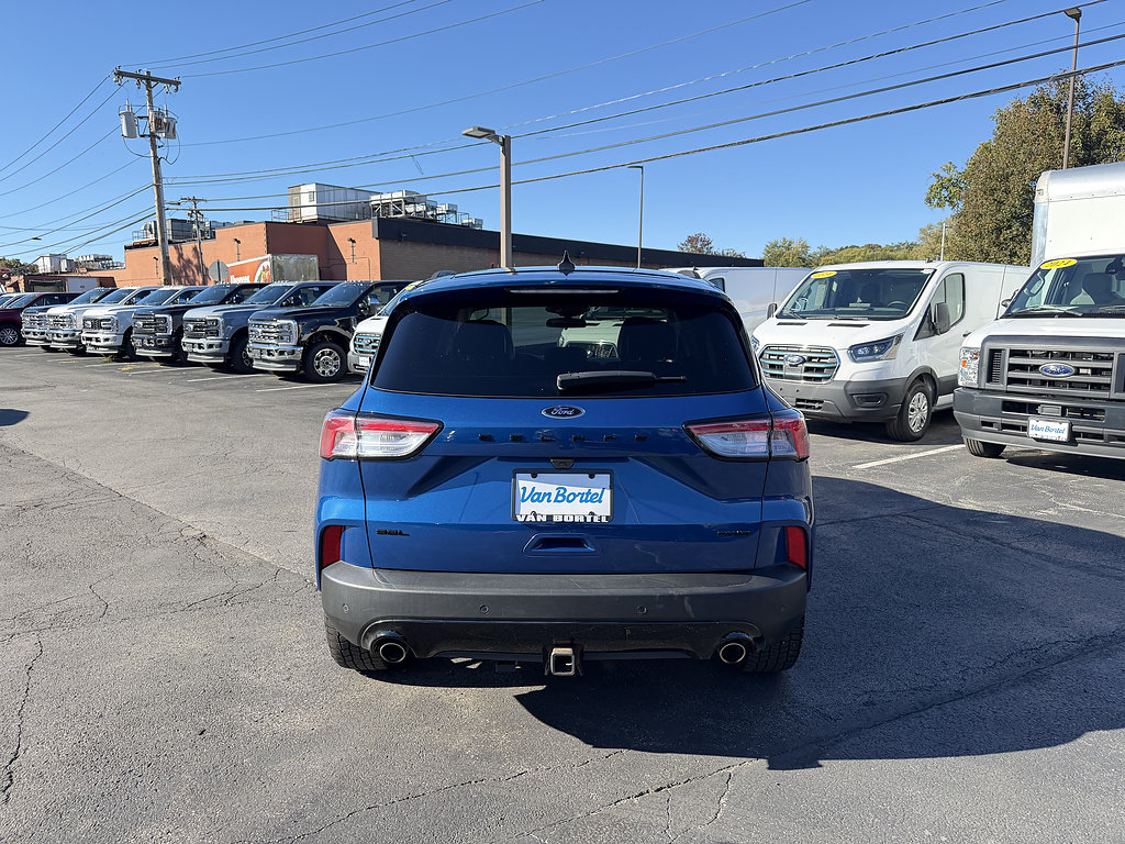 Certified 2022 Ford Escape SEL w/ SEL Stealth AWD Package image 5