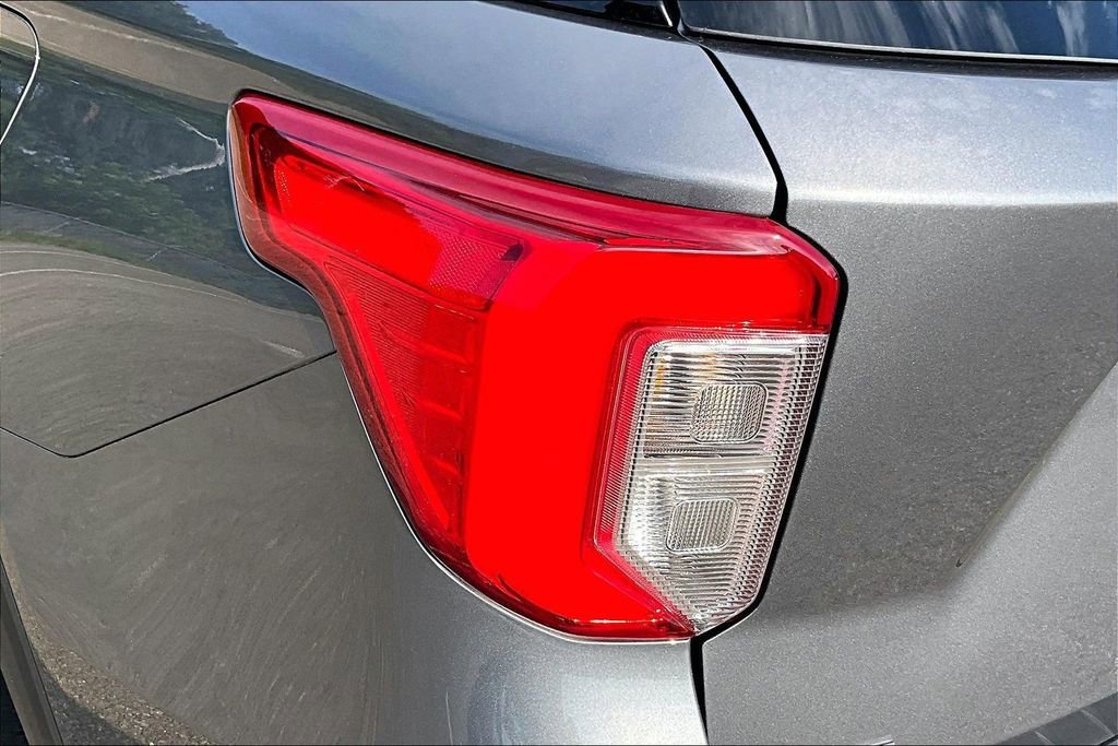 Certified 2024 Ford Explorer XLT w/ Equipment Group 202A AWD/4WD image 31