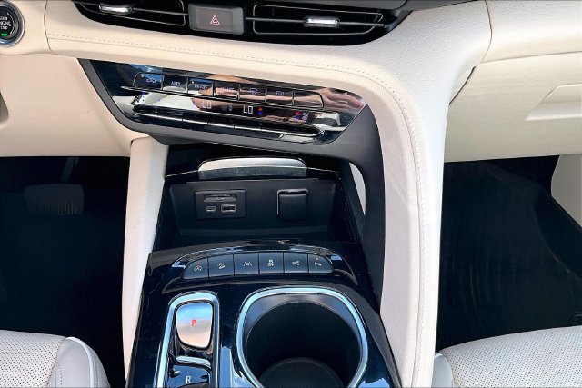 Used 2021 Buick Envision Avenir w/ Technology Package II AWD/4WD image 16
