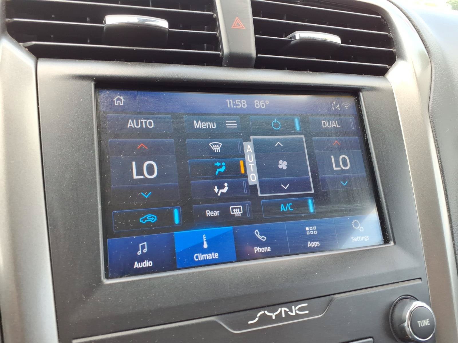 Certified 2020 Ford Fusion SE AWD/4WD image 16