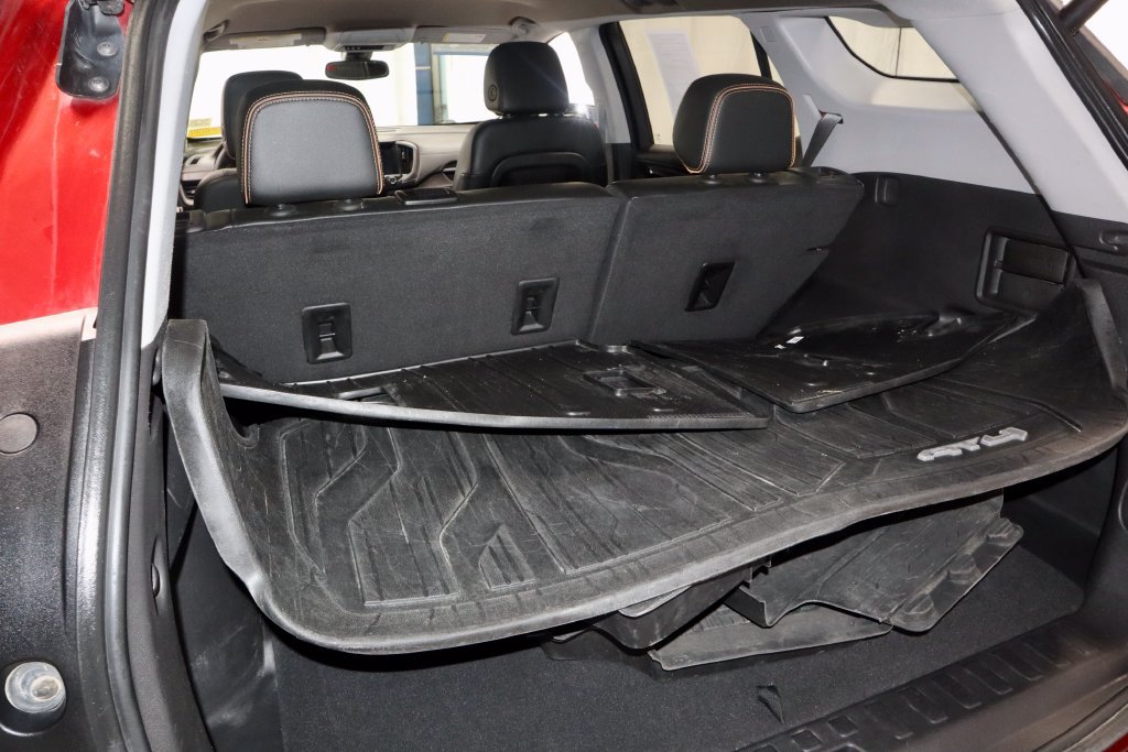 Used 2024 GMC Terrain AT4 w/ LPO, Floor Liner Package AWD/4WD image 15