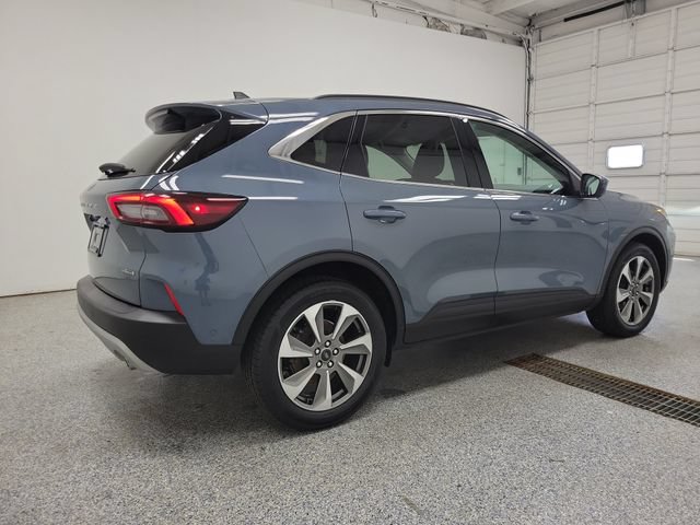 Certified 2023 Ford Escape Platinum w/ Premium Technology Package AWD/4WD image 3