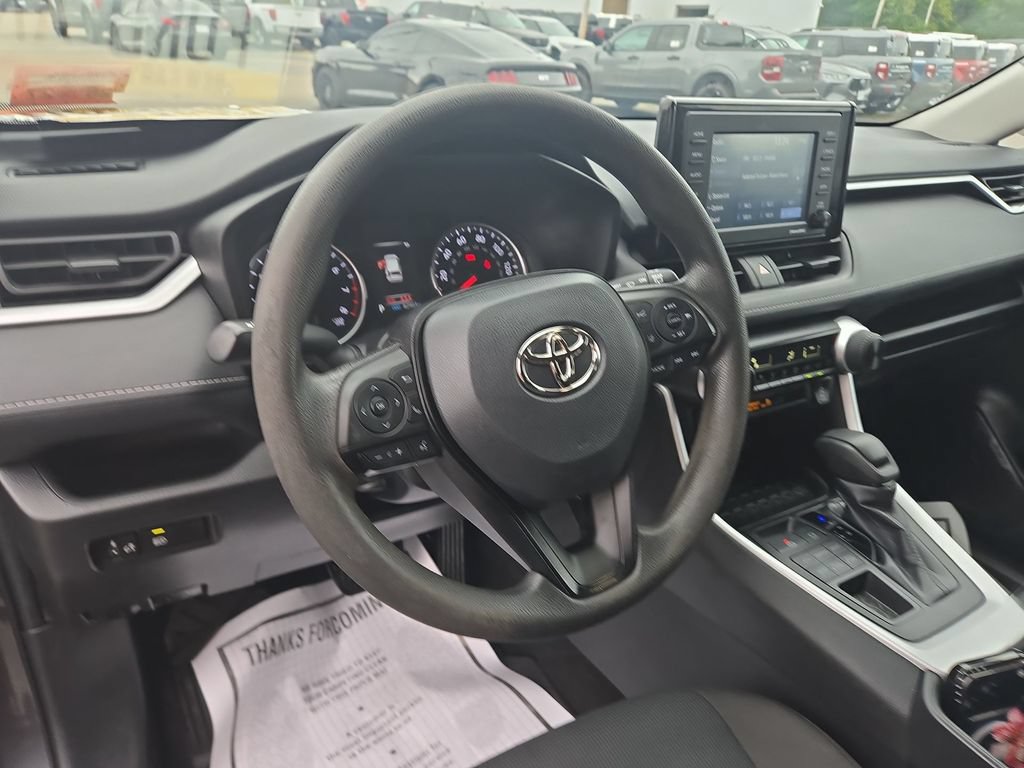 Used 2022 Toyota RAV4 LE AWD/4WD image 7