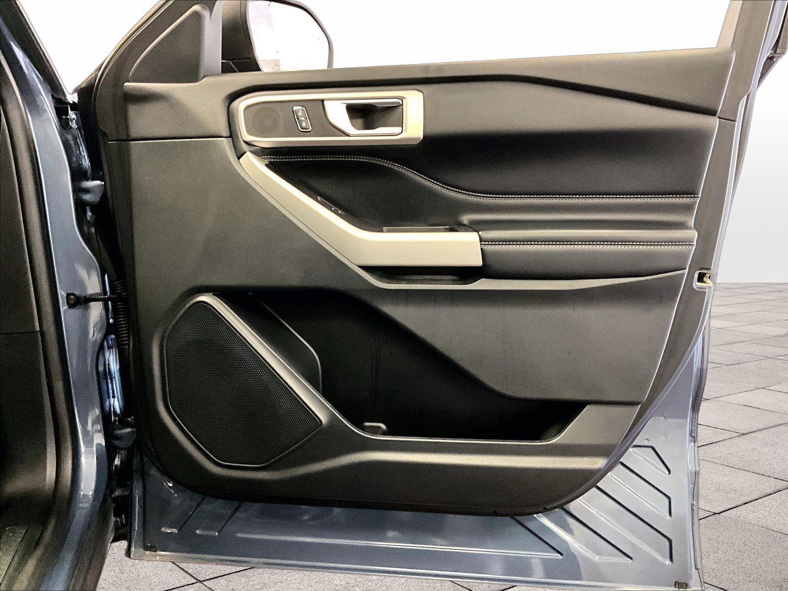 Certified 2021 Ford Explorer XLT w/ Equipment Group 202A image 23