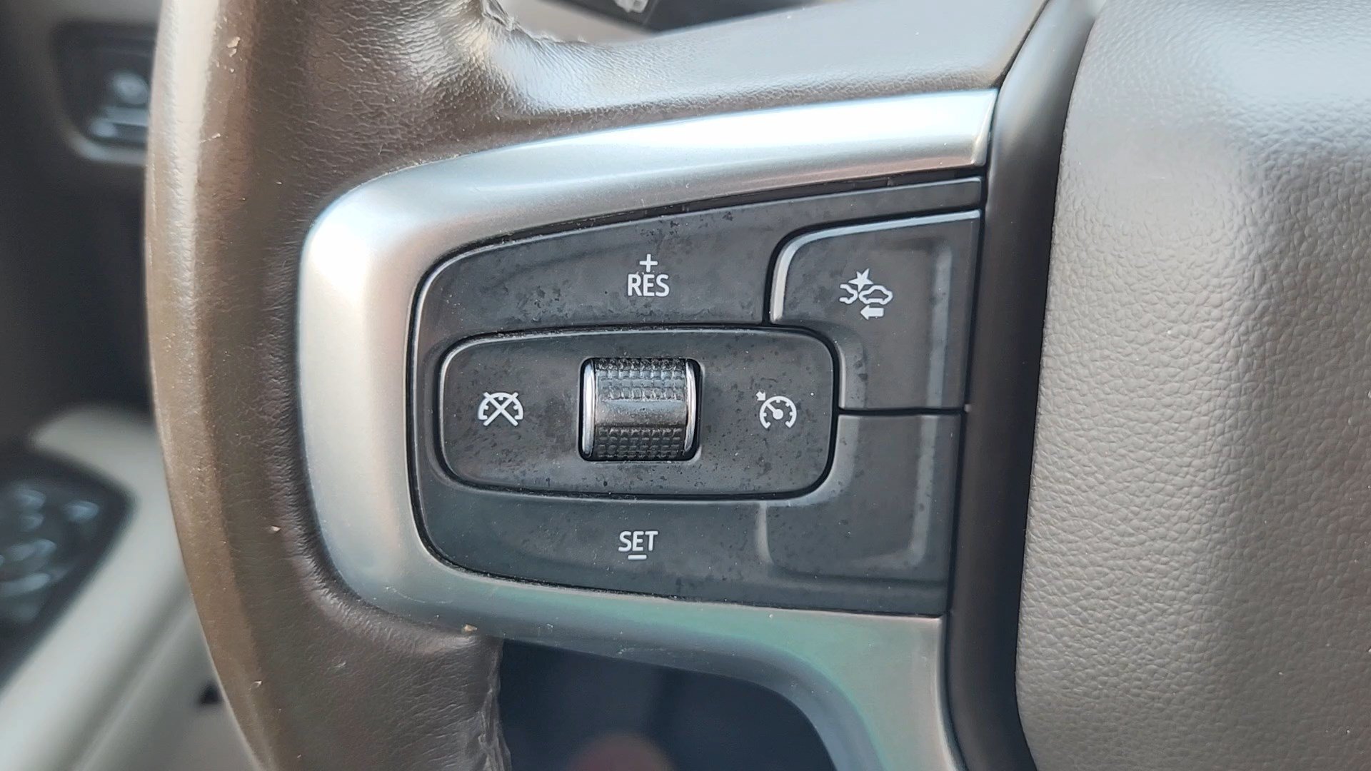 Used 2023 Chevrolet Suburban Z71 AWD/4WD image 11