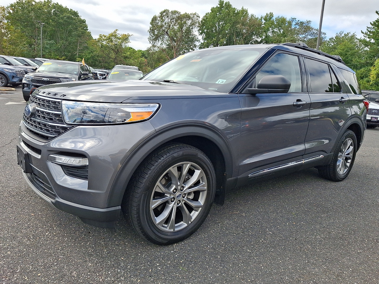 Certified 2022 Ford Explorer XLT w/ Equipment Group 202A AWD/4WD image 5