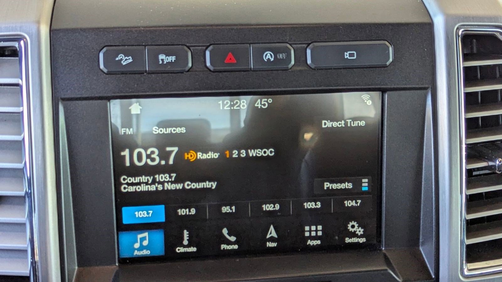 Certified 2017 Ford F150 Platinum w/ Equipment Group 701A Luxury image 27