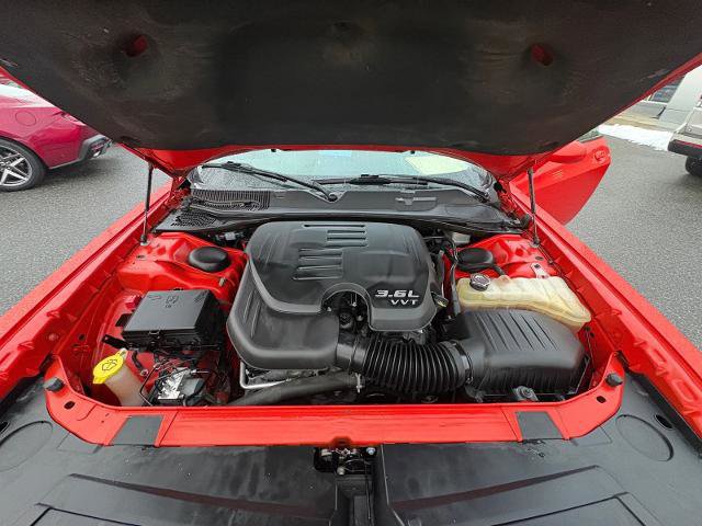 Used 2019 Dodge Challenger SXT w/ Driver Convenience Group image 29