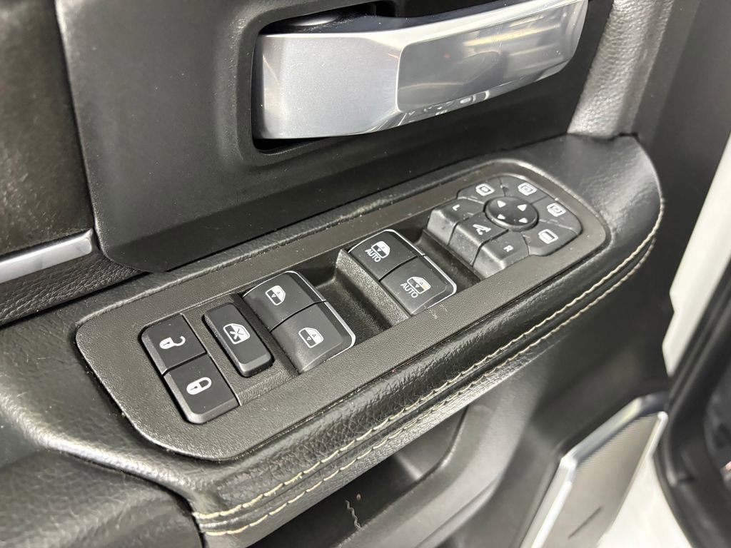 Used 2025 RAM 3500 Laramie image 13