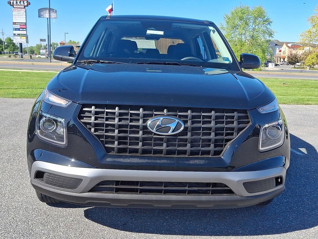 Used 2026 Hyundai Venue SE FWD image 2