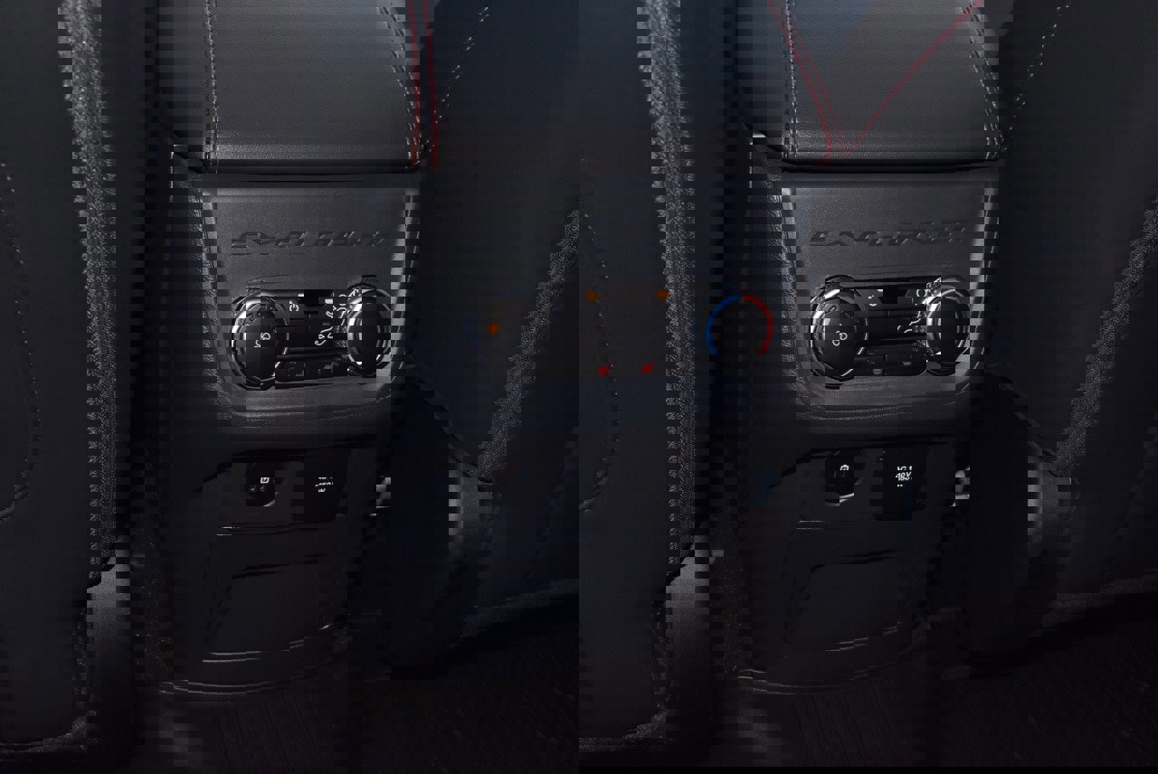 Certified 2025 Ford Explorer ST-Line w/ Premium Package image 21