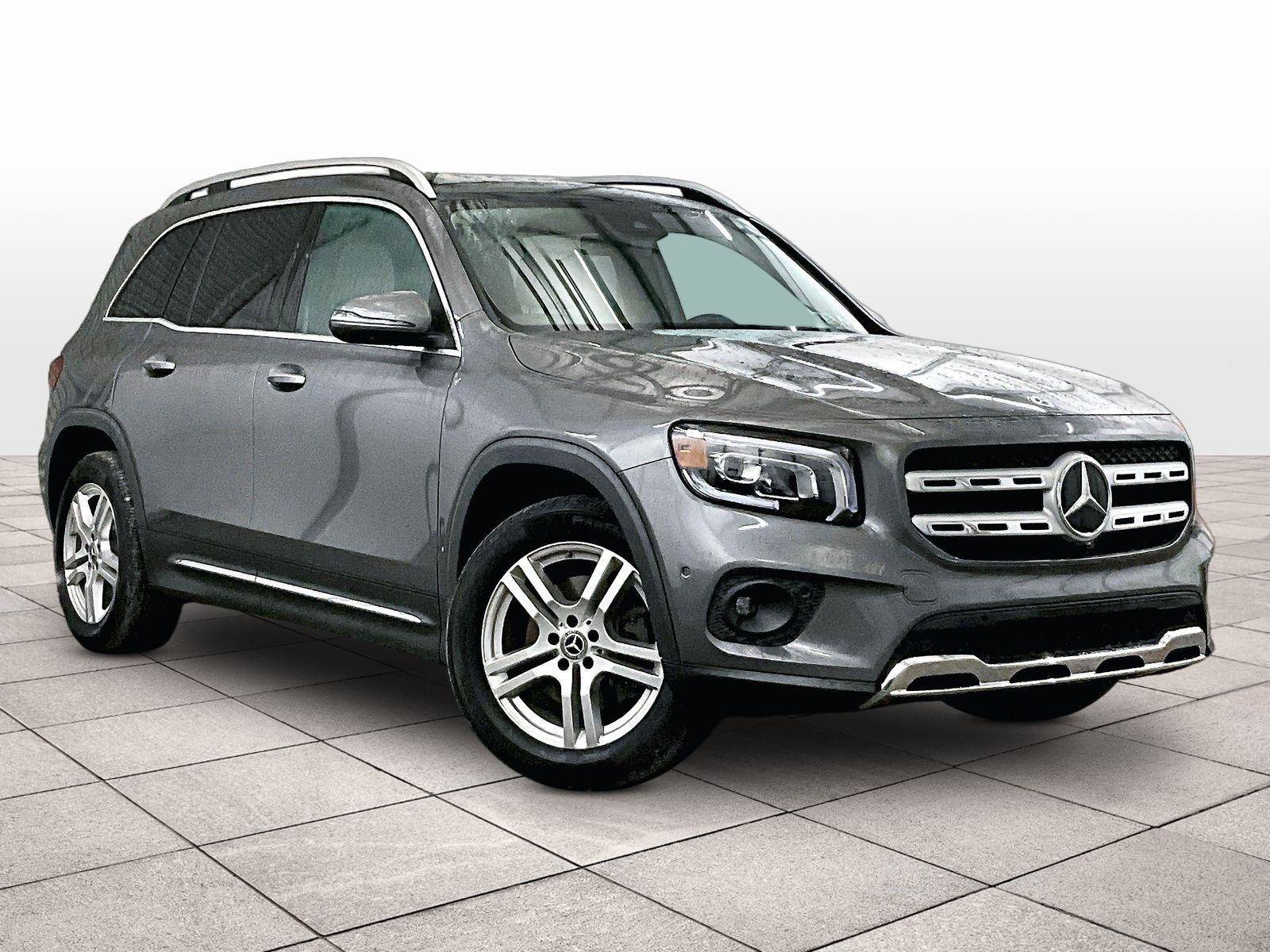 Used 2022 Mercedes-Benz GLB 250 4MATIC image 2