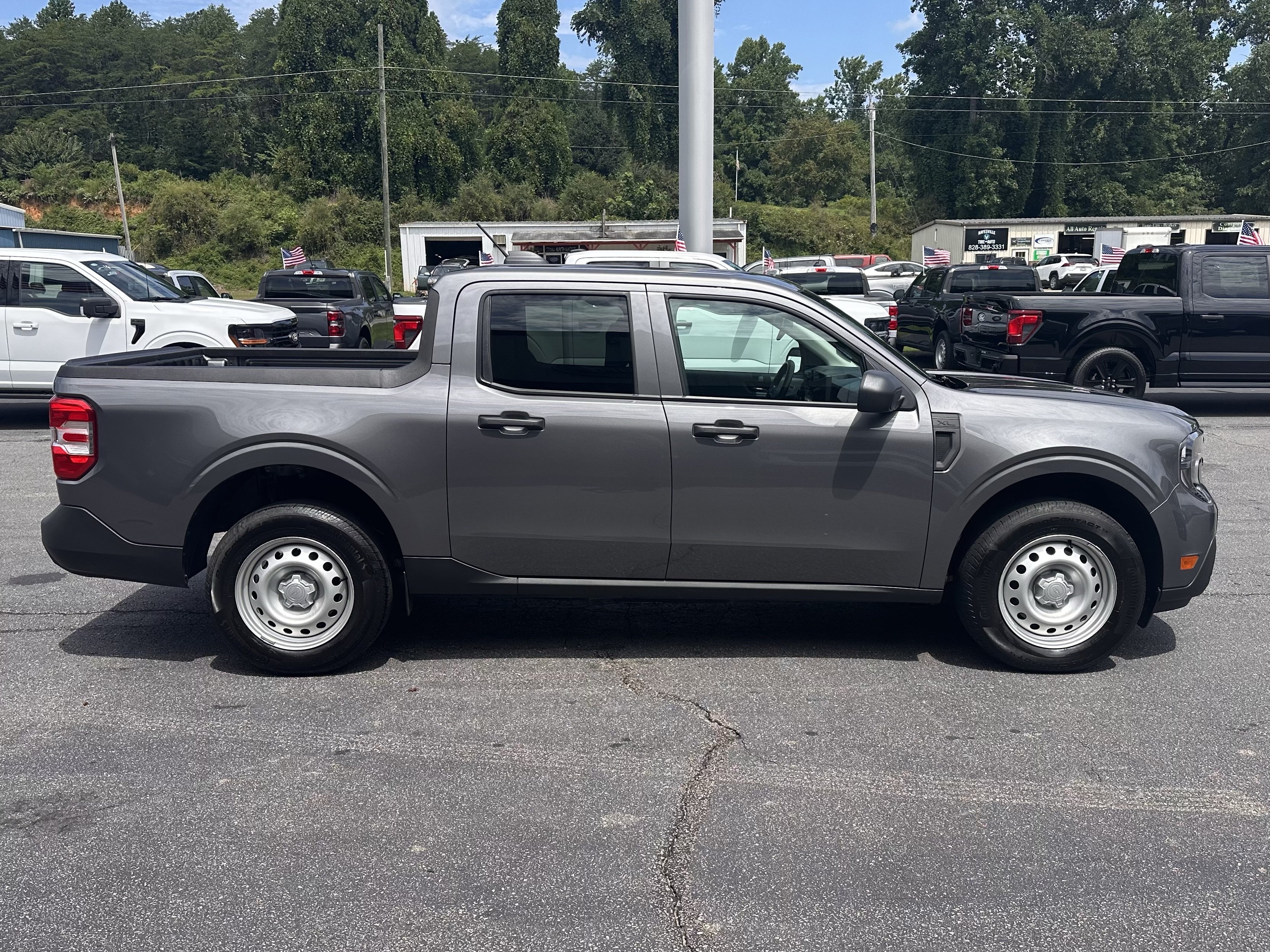 Certified 2025 Ford Maverick XL FWD image 5