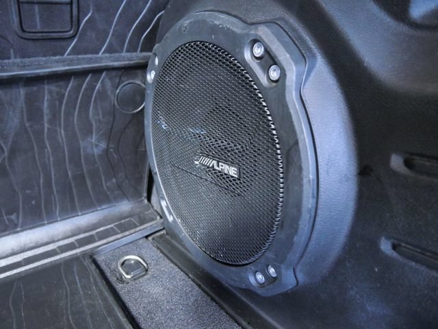 Used 2019 Jeep Wrangler Unlimited Sahara w/ Uconnect 4C Nav & Sound Group AWD/4WD image 8