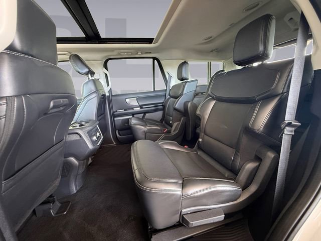 Certified 2025 Ford Expedition Platinum AWD/4WD image 16