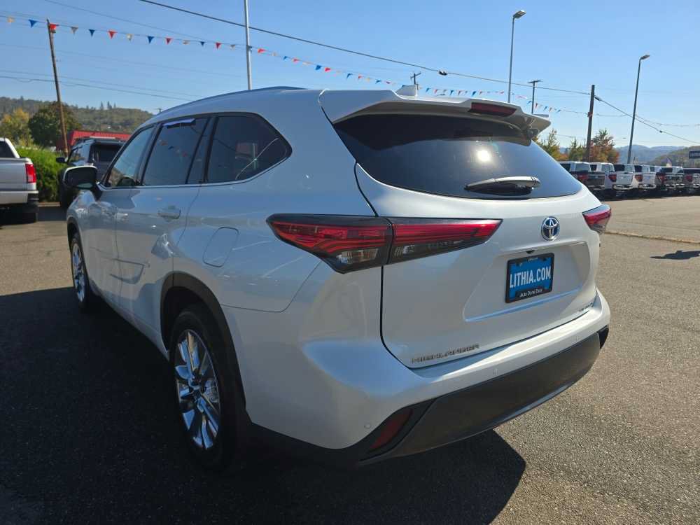 Used 2023 Toyota Highlander Limited AWD/4WD image 3