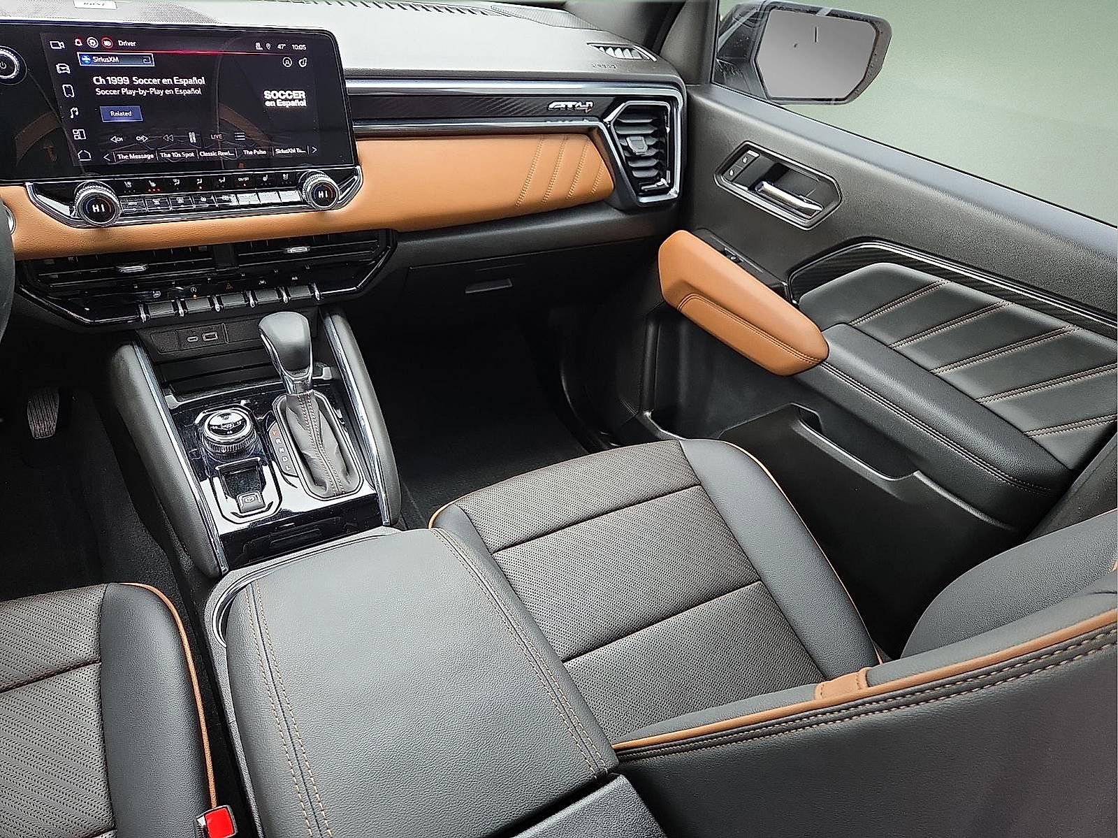 Used 2025 GMC Canyon AT4 w/ Technology Plus Package image 12