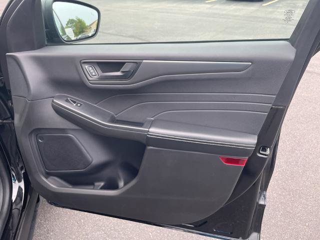 Certified 2023 Ford Escape Active AWD/4WD image 13