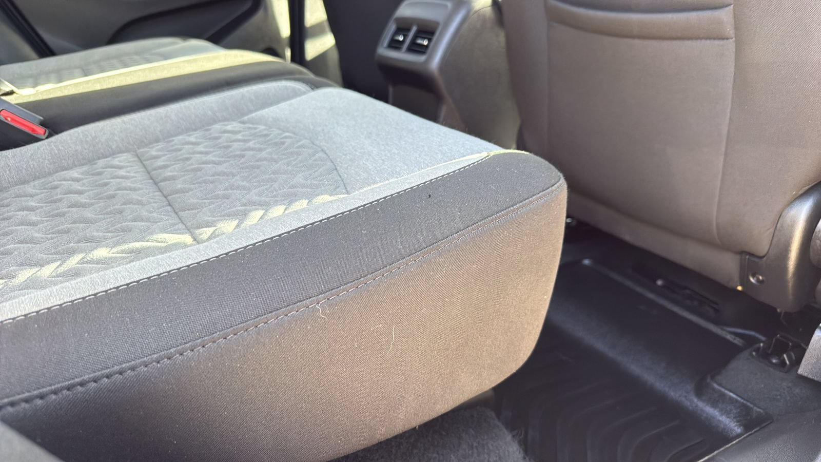 Used 2024 Chevrolet Equinox LS w/ LS Convenience Package FWD image 27