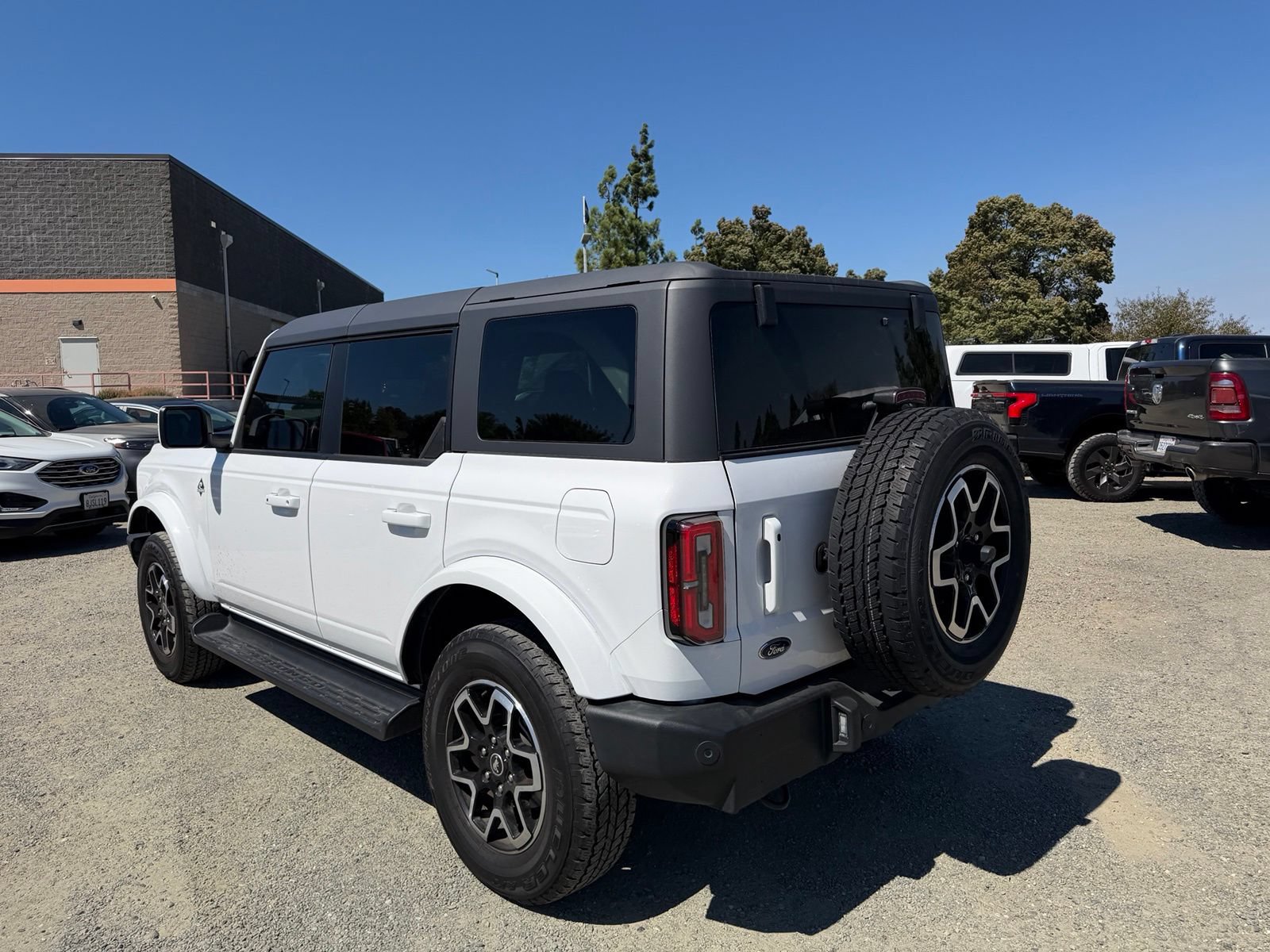 Certified 2025 Ford Bronco Outer Banks AWD/4WD image 3