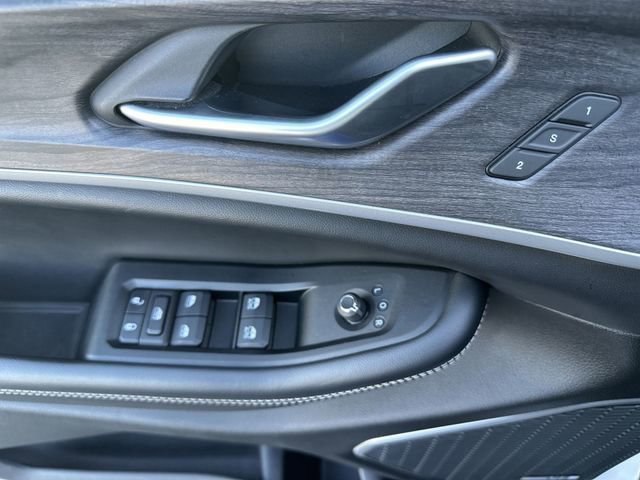 Used 2023 Jeep Grand Cherokee Limited w/ Luxury Tech Group II image 14