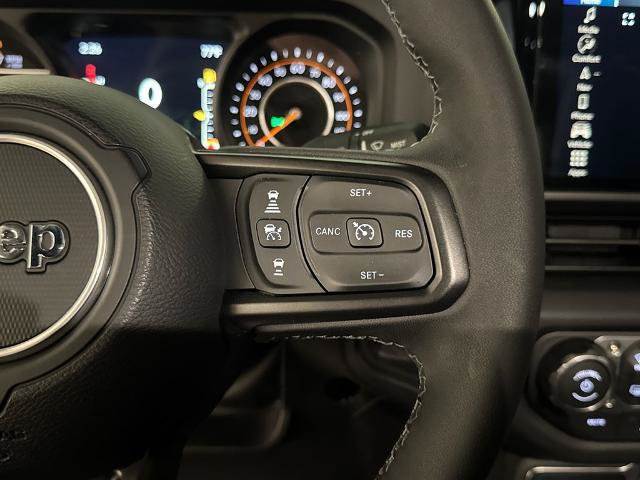 Used 2025 Jeep Gladiator Mojave w/ Steel Bumper Group AWD/4WD image 19